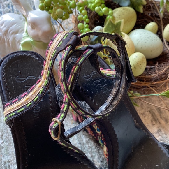 Platform Wedges, Sandals. Multi-Color Embroidery & Buttons. Sam Edelman. Size 7 - Picture 11 of 13
